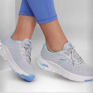 Skechers Women’s Arch Fit Infinity Cool Sneaker